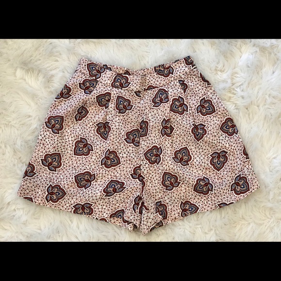 H&M Pants - H&M patterned shorts NWOT size 2